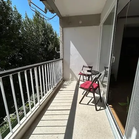 Beautiful Waterfront Apartment *