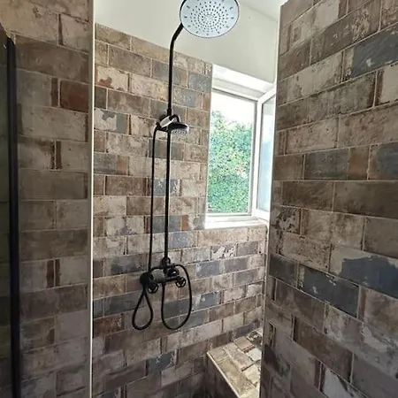 Beautiful Waterfront Apartment *