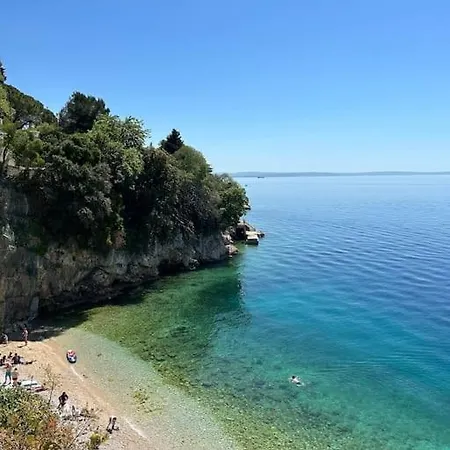 Beautiful Waterfront Apartment *